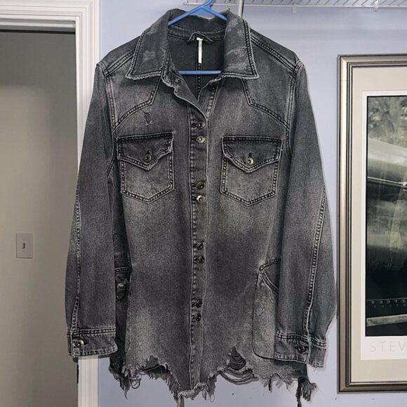 Host Pick⭐️Free People Moonchild Denim Distressed Black Jacket - Picture 1 of 15
